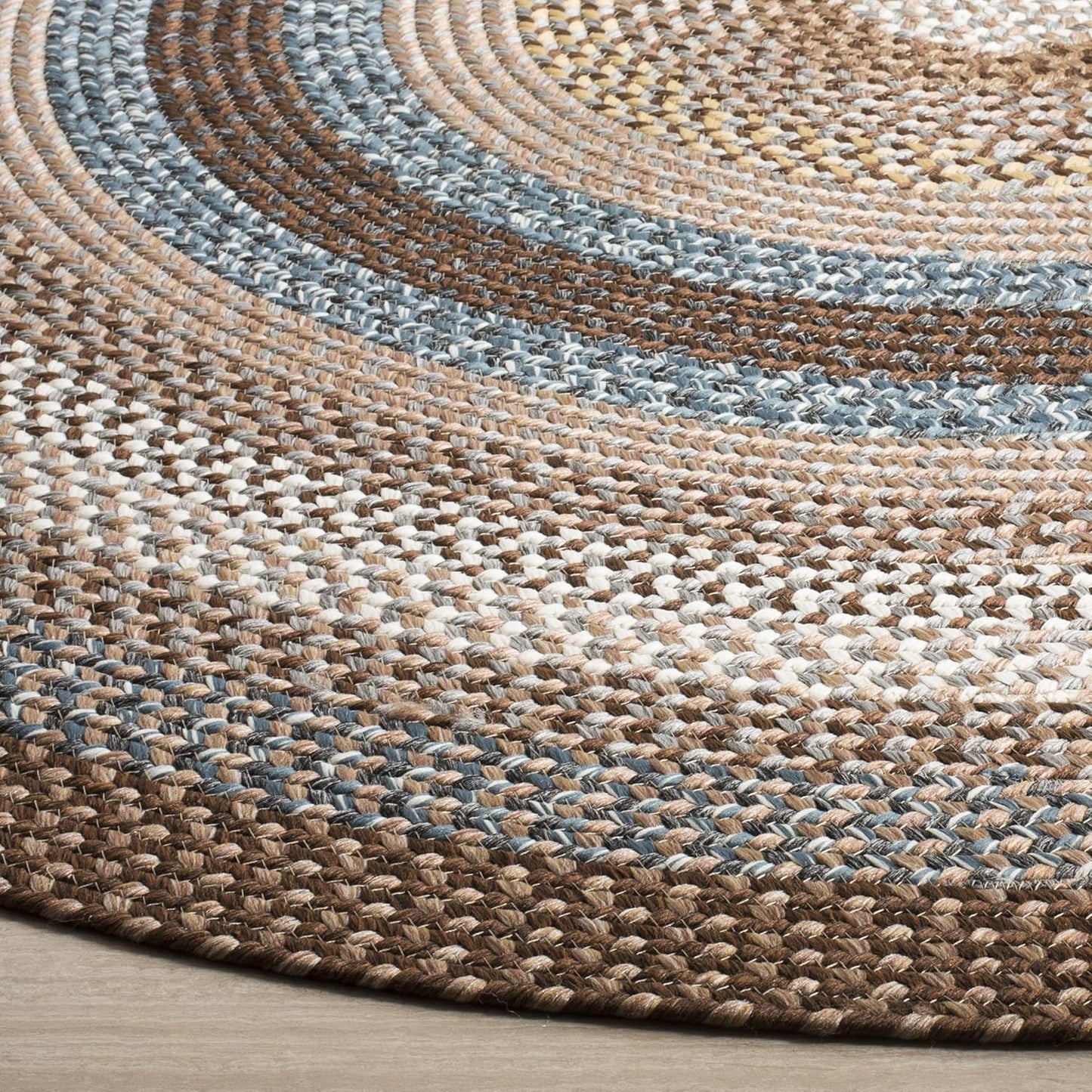 SAFAVIEH Braided Collection Area Rug - 8' Round, Brown & Multi, Handmade Country Cottage Reversible, Ideal for High Traffic Areas in Living Room, Bedroom (BRD313A)